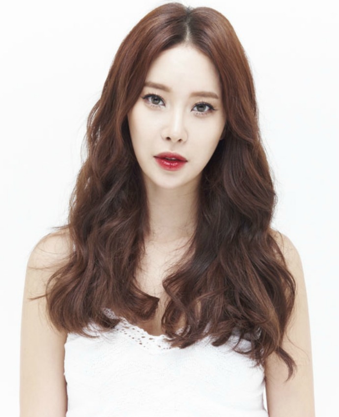 Baek Ji Young